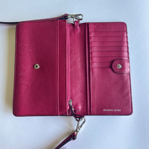 Michael Kors Raspberry Pebble Genuine Leather Crossbody Strap Wallet. - Picture 11 of 13